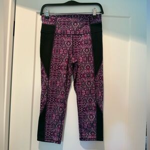 Athleta Women's Capri Leggings - Purple and Black Pattern